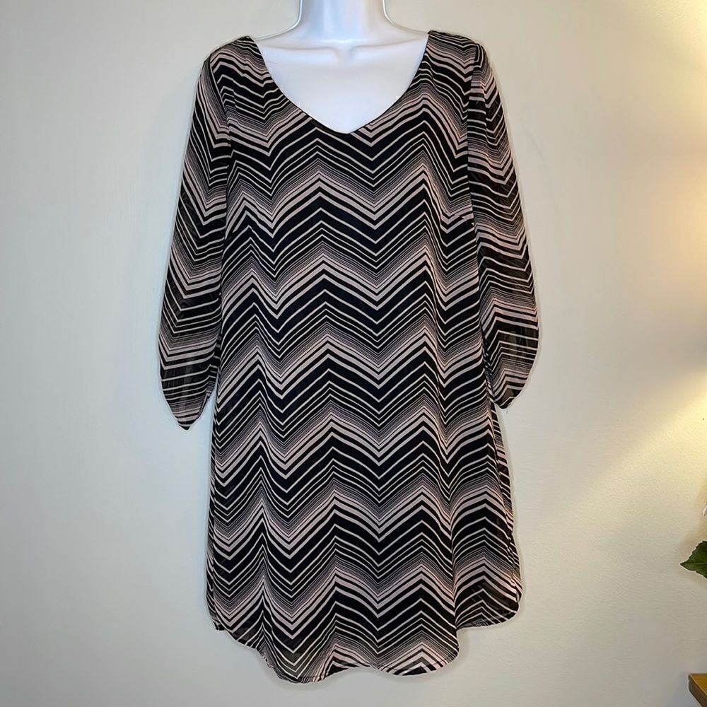 Juniors Lily Rose Pink and Black Chevron Dress